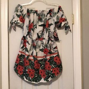 Jr’s Off The Shoulder Dress sz.Small